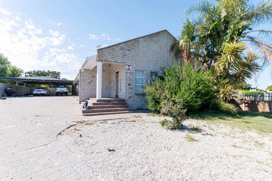 3 Bedroom Property for Sale in Laaiplek Western Cape